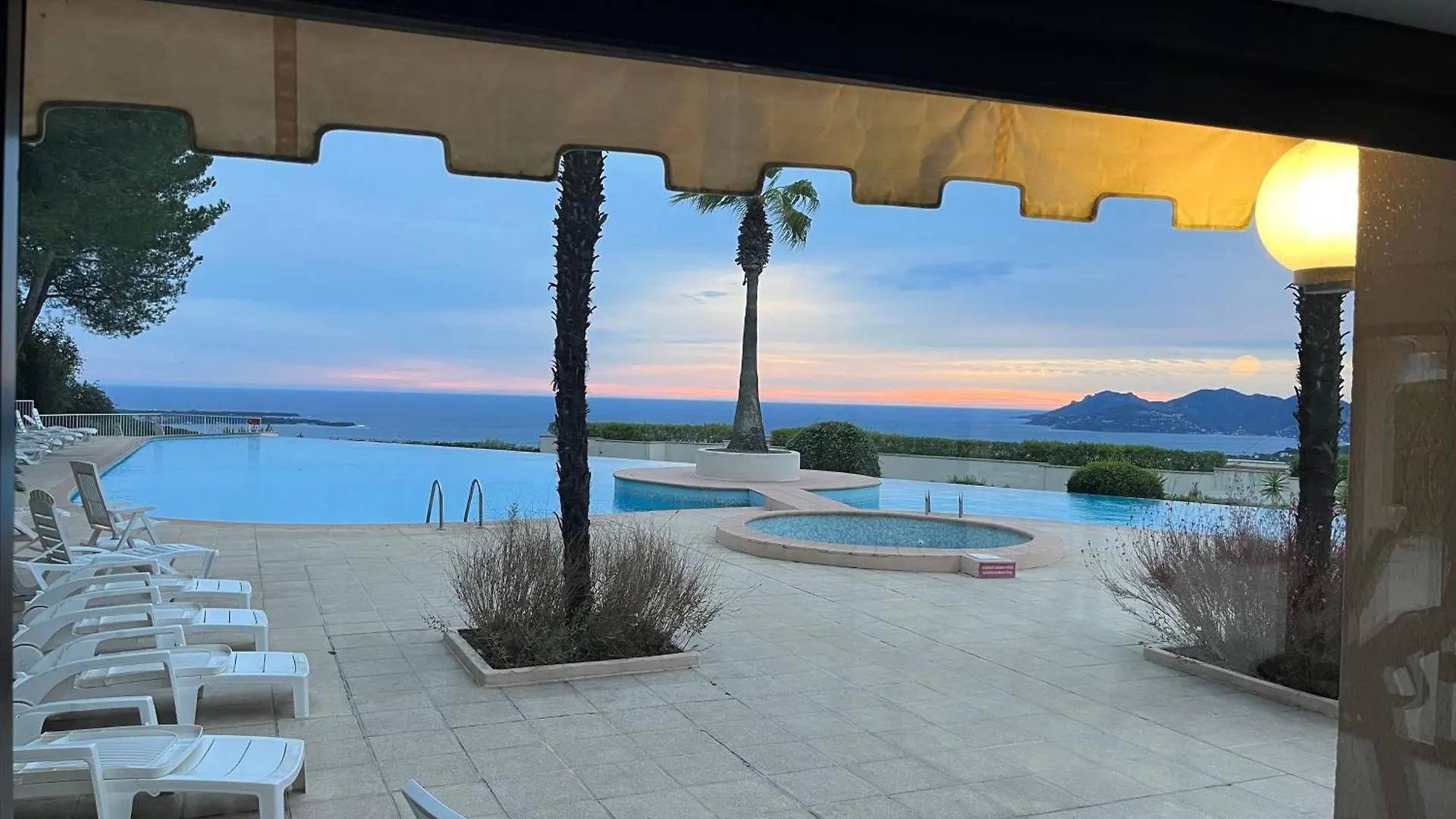 Grand Studio Sur Les Hauteurs De Cannes Mougins France